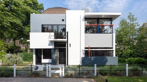 Schröder House, casa que até hoje é reconhecida pela fluidez e dinâmica dos ambientes.